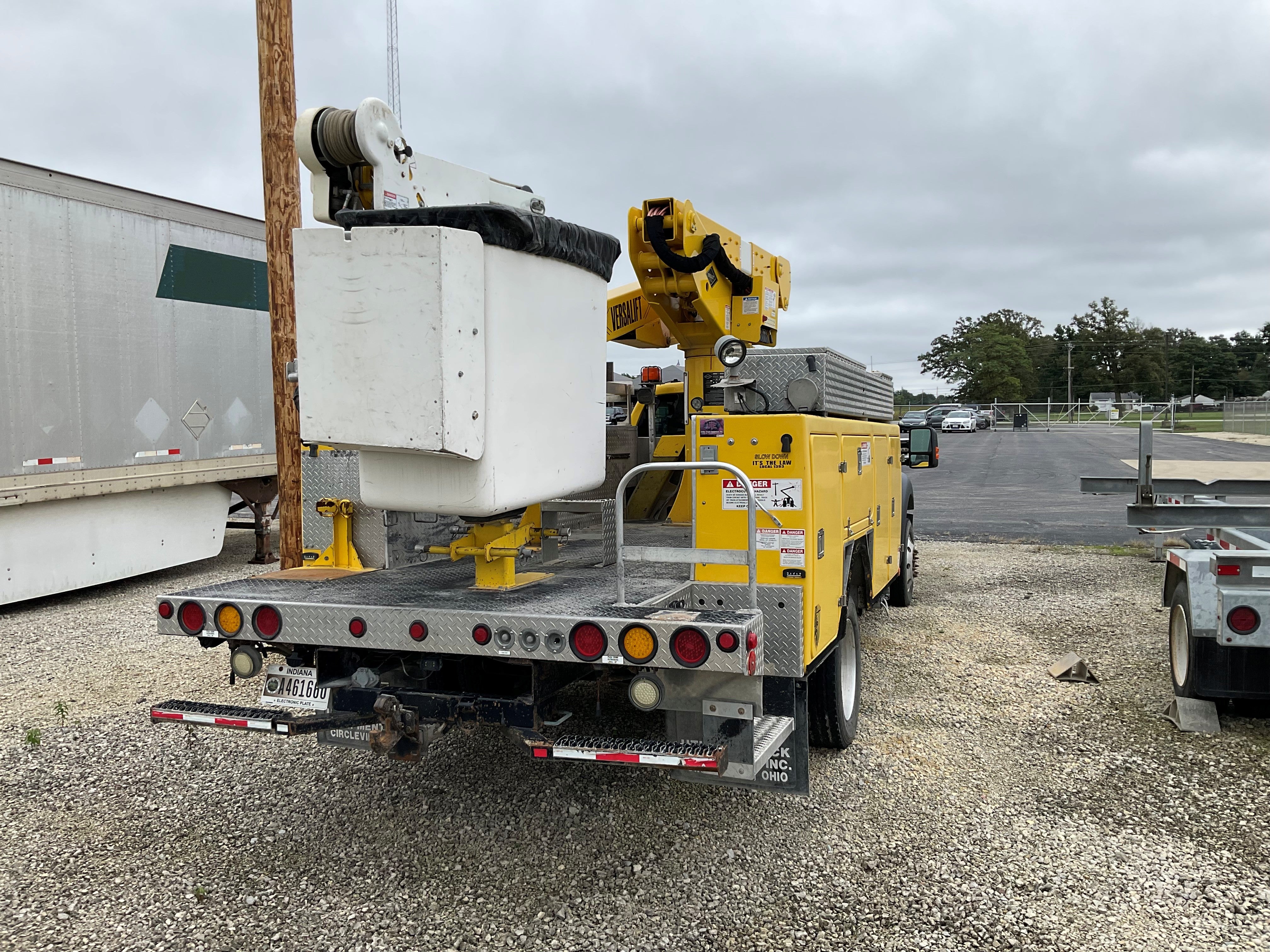 Bucket Truck